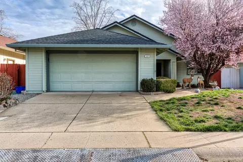 167 Yolla Bolly Trl, Redding, CA 96003 photo 1
