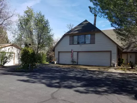 9187 Sugarloaf Dr, Redding, CA 96001 photo 1