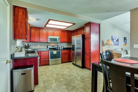1932 Juarez Ln, Redding, CA 96003 photo 7