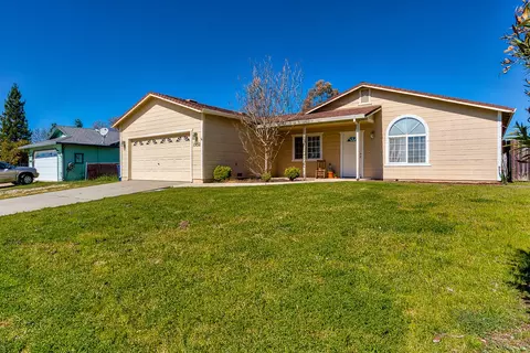 1932 Juarez Ln, Redding, CA 96003 photo 2