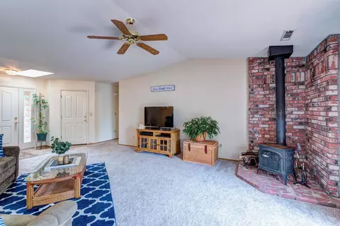 1148 Peregrine Way, Redding, CA 96003 photo 4
