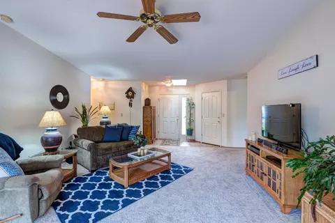 1148 Peregrine Way, Redding, CA 96003 photo 2
