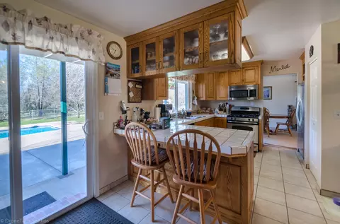 11846 Comstock Ln, Redding, CA 96003 photo 12