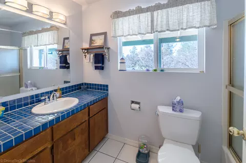 11846 Comstock Ln, Redding, CA 96003 photo 22