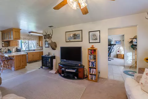 11846 Comstock Ln, Redding, CA 96003 photo 9
