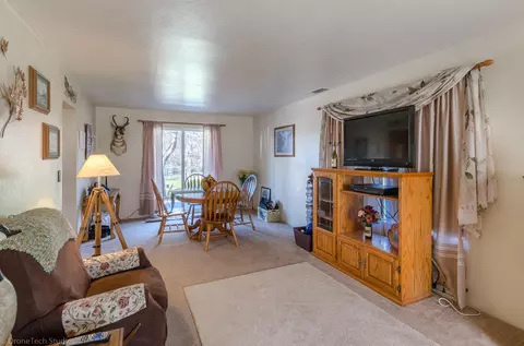 11846 Comstock Ln, Redding, CA 96003 photo 8