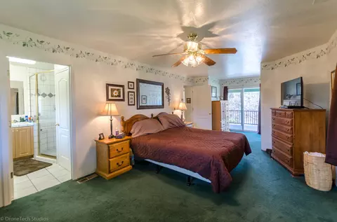 11846 Comstock Ln, Redding, CA 96003 photo 15