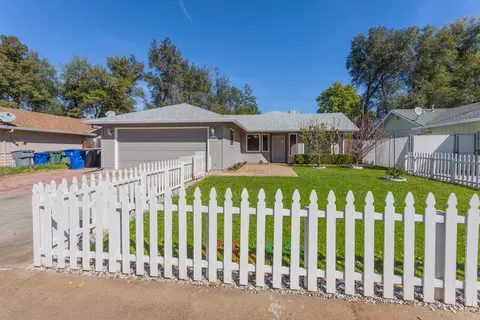 1920 Vega St, Redding, CA 96002 photo 1