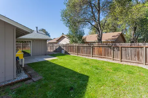 1920 Vega St, Redding, CA 96002 photo 23