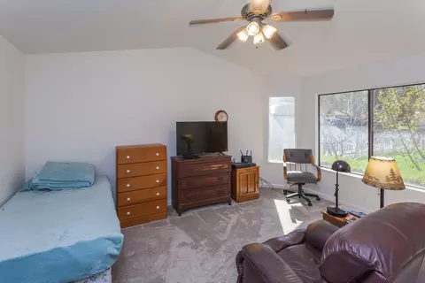 1920 Vega St, Redding, CA 96002 photo 11