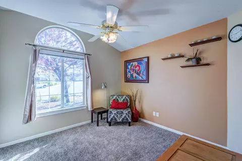 803 Paramount Way, Redding, CA 96003 photo 12