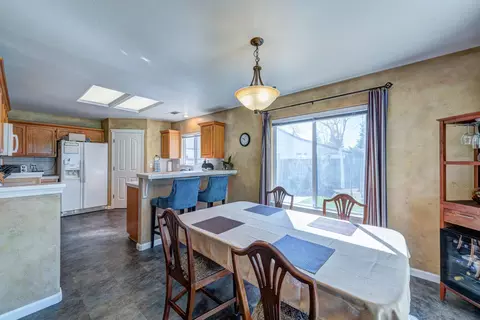 803 Paramount Way, Redding, CA 96003 photo 7