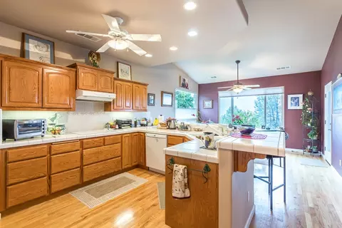 1575 Barbara Rd, Redding, CA 96003 photo 6