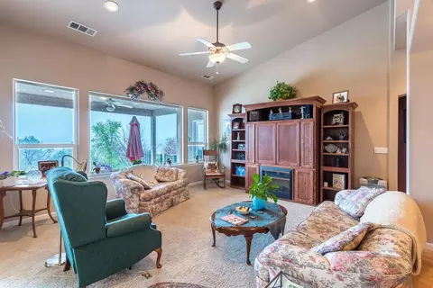 1575 Barbara Rd, Redding, CA 96003 photo 4