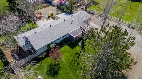 6567 Clear View Dr, Anderson, CA 96007 photo 2