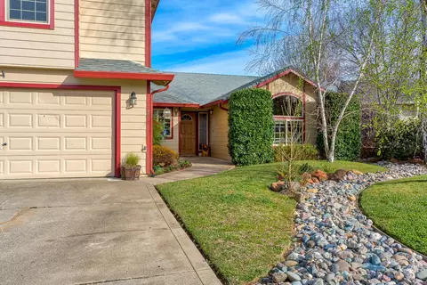 767 Setter Ct, Redding, CA 96003 photo 4