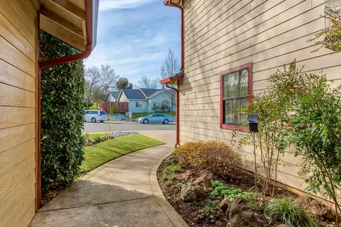 767 Setter Ct, Redding, CA 96003 photo 5