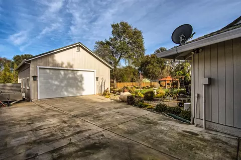 4665 Alta Saga Dr, Redding, CA 96002 photo 4