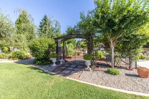 19736 Paso Robles Ave, Redding, CA 96003 photo 4