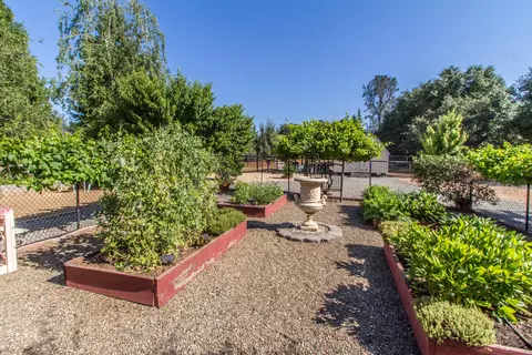 19736 Paso Robles Ave, Redding, CA 96003 photo 5