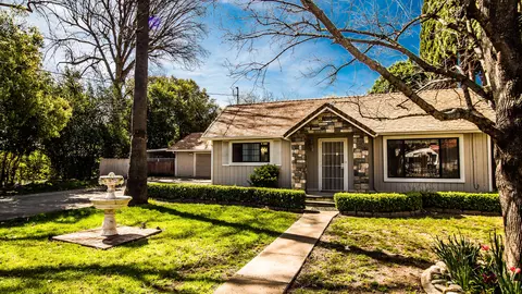 373 Hamilton St, Redding, CA 96001 photo 2