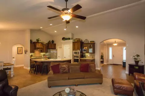 6581 Reflection St, Redding, CA 96001 photo 11