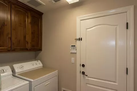 6581 Reflection St, Redding, CA 96001 photo 28