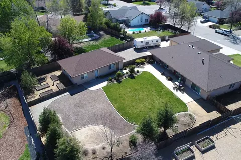 6581 Reflection St, Redding, CA 96001 photo 3