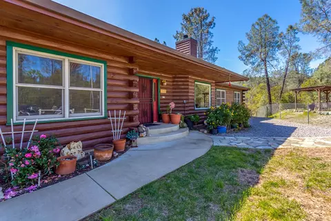 16550 Thompson Ln, Redding, CA 96001 photo 2
