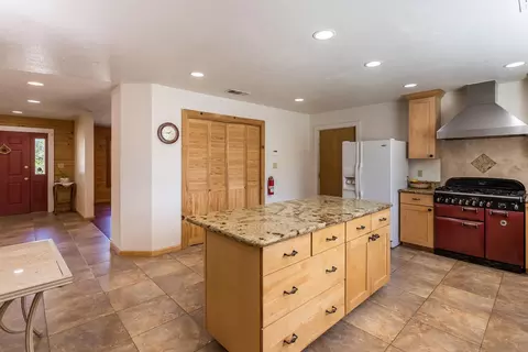 16550 Thompson Ln, Redding, CA 96001 photo 11