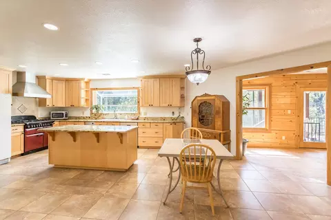 16550 Thompson Ln, Redding, CA 96001 photo 8