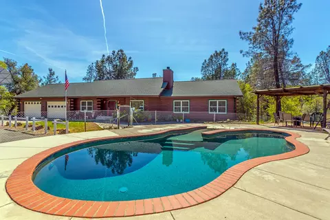 16550 Thompson Ln, Redding, CA 96001 photo 1