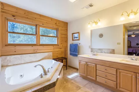 16550 Thompson Ln, Redding, CA 96001 photo 17