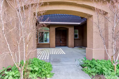3106 Redondo Ct, Redding, CA 96003 photo 2