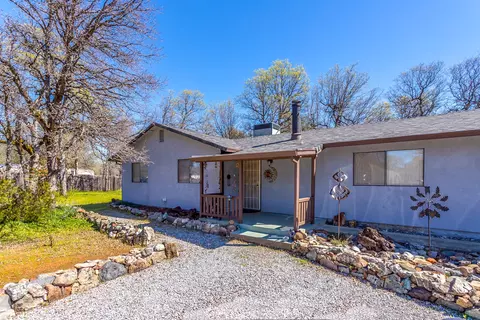 13593 Hilford Ln, Redding, CA 96003 photo 3