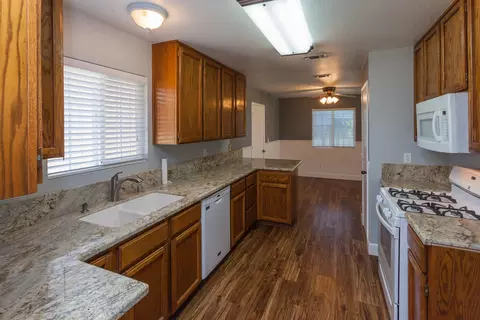 389 Michael Dr, Red Bluff, CA 96080 photo 3