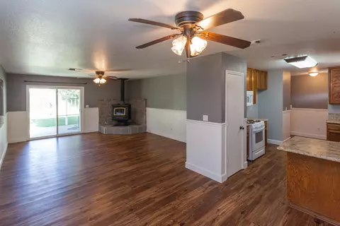 389 Michael Dr, Red Bluff, CA 96080 photo 6