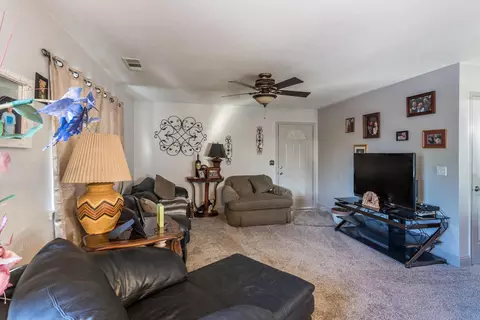 1025 Ona Ln, Redding, CA 96003 photo 4
