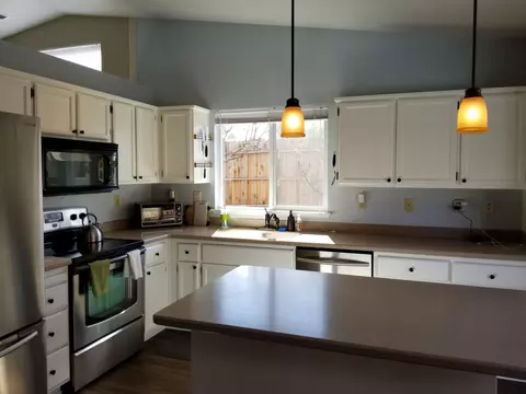 778 Lotus Ct, Redding, CA 96003 photo 9