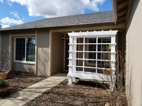 778 Lotus Ct, Redding, CA 96003 photo 2