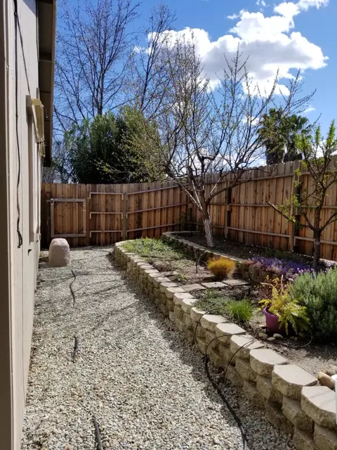 778 Lotus Ct, Redding, CA 96003 photo 4