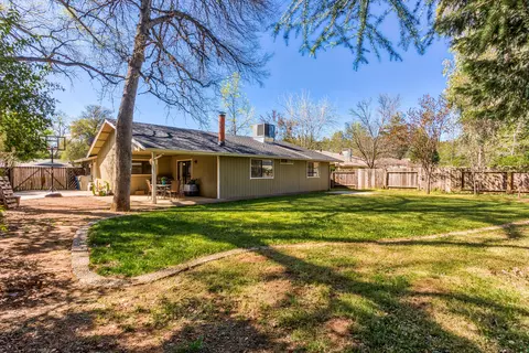 1025 Belcrest Dr, Redding, CA 96003 photo 27