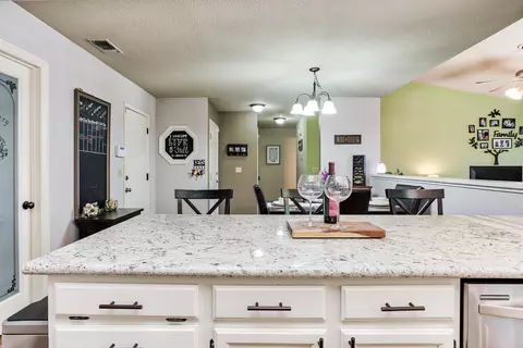 1025 Belcrest Dr, Redding, CA 96003 photo 8