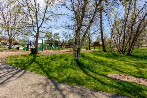 1025 Belcrest Dr, Redding, CA 96003 photo 36