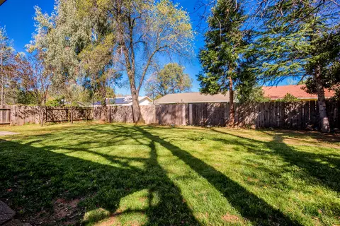 1025 Belcrest Dr, Redding, CA 96003 photo 26