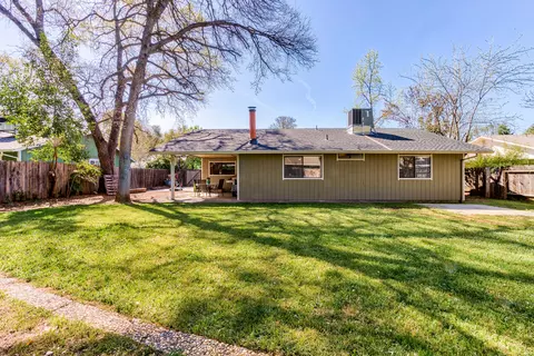1025 Belcrest Dr, Redding, CA 96003 photo 28