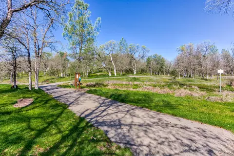 1025 Belcrest Dr, Redding, CA 96003 photo 35