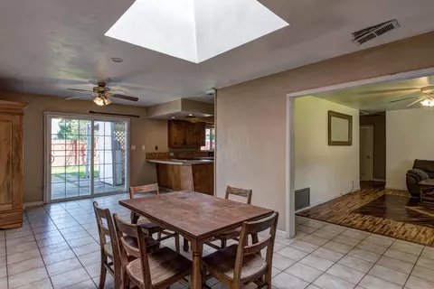 1300 Rose Ln, Redding, CA 96003 photo 9