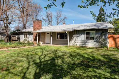 1300 Rose Ln, Redding, CA 96003 photo 3