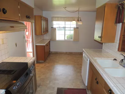 710 Lincoln St, Redding, CA 96001 photo 12